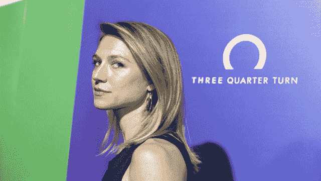 Best Poses For Headshots Woman Portrait