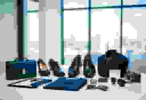 What To Wear For Professional Headshots (Men & Women Guide) cover image